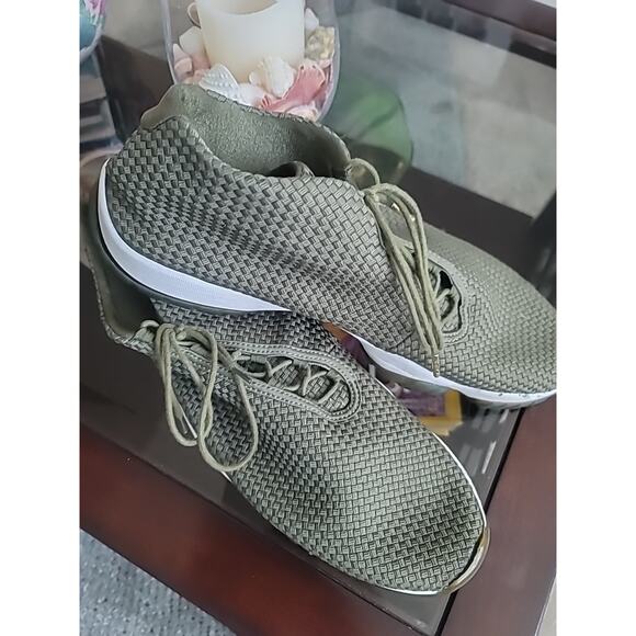 Air Jordan Mens Future Low Iguana Green Sz 15 Metallic Gold Basketball Shoe Nike - Picture 3 of 15